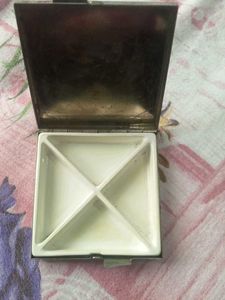 Beautiful Vintage Pill Box