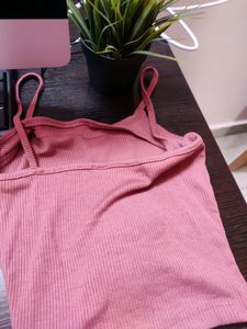 Ribbed pink sleeveless top