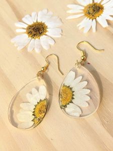Daisy Drop Earrings With Real Flower (Daisy)
