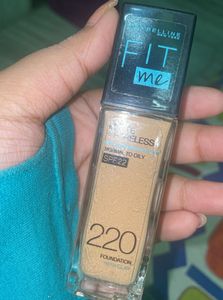 Maybelline New York Fit Me Foundation Shade 220