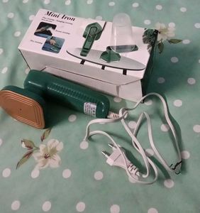 Mini Iron - Portable Steamer