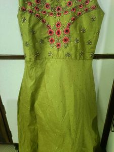 Green Embroidered Kurta anarkali styl