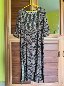 Brand New Ethnic Kurta & Pant Set – With Tag