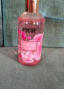 Nykaa Wonderlust shower gel