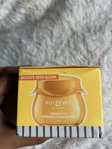 Dot &amp; Key Super Bright Moisturizer