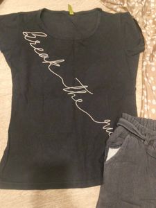 2 tops 1 lawer.Ladies Outfit Set