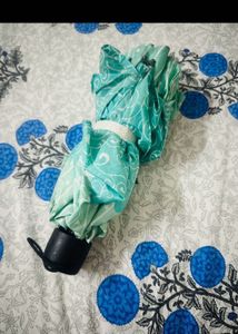 Foldable umbrella