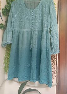 Selling Short Lucknowi Chickenkari Kurti