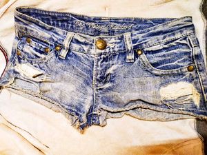 Trendy Ripped Denim Shorts