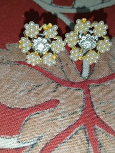 Beautiful Pearl Earrings 🎀