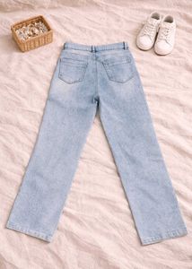 Light Wash Cropped Jeans