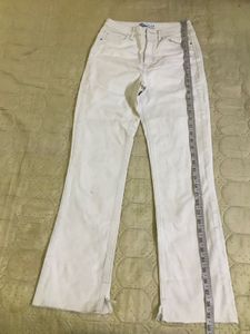 Zara Cream in Colour Highrise Jeans Waist 28-30