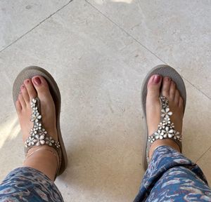 Skechers Yoga Foam Flower Sandals