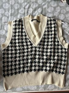 Houndstooth Knit Top