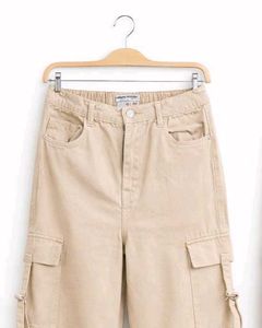 Beige Cargo Pants – Zudio– Like New