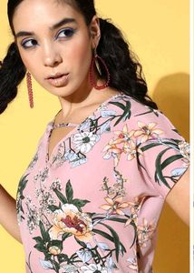 Berrylush Women Pink &amp; Green Floral Printed V-Neck