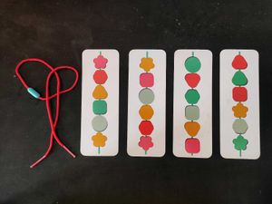 TOPBRIGHT Rainbow Stack &amp; Lacing Button Peg Board