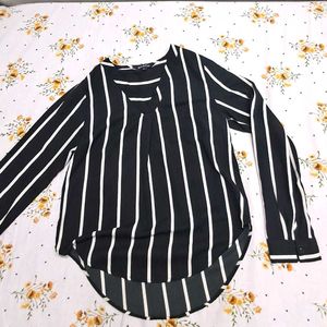 Harpa V-neck Long Sleeve Top