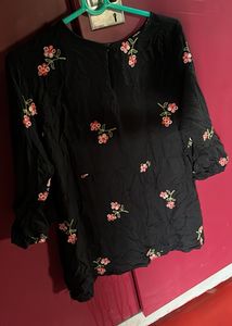 Women Black Top