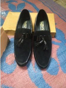 Loafer&#39;s Black Tassel Loafers
