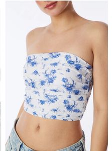 Newme (S) Blue Floral Tube Top
