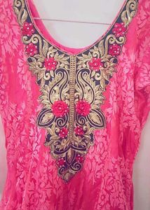 Elegant Pink Embroidered Kurta