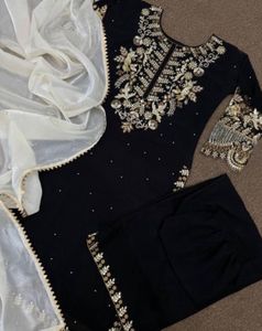 PAKISTANI BRAND NEW ARRIVAL BLACK SUIT SET