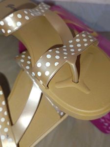 Women Slippers👡.... Perfect For Everyday Use🦸‍♂️