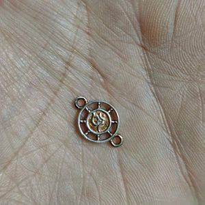 92.5 Om Charm