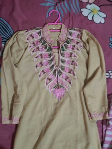 Thread Work Kurti
