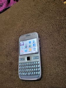 Nokia E72