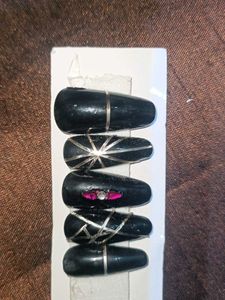 Black &amp; Silver Press-On Nails