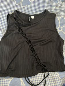 H&M Black Ribbed Crop Top