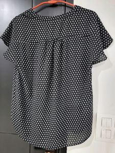 BANANA REPUBLIC Black &amp; White Top● Casual Wear●