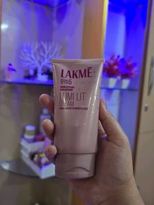 Lakme 9To5 Lumi Lit Cream