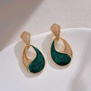 1 Pair - Beautiful Dangle Earrings