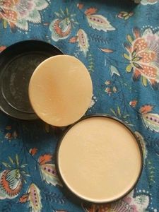 compact makeup powder .