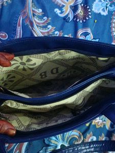Handbag.
