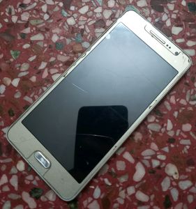 Samsung Galaxy J7 Smart Phone