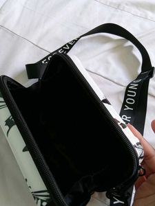 White And Black Butterfly Print Slingbag 👜