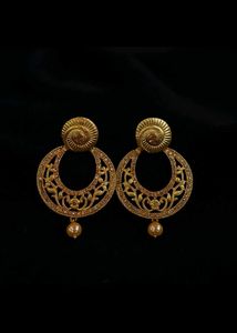 Elegant Gold Earrings (New)