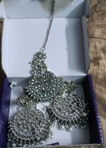 Peora Kundan Jewelry Set