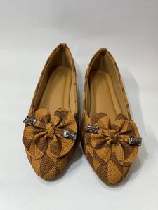 cute flats for women