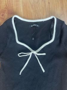 Cute ribbed Black Top