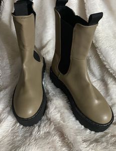 H&amp;M Platform Chelsea Boots
