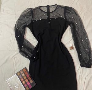 BLACK BODYCON DRESS
