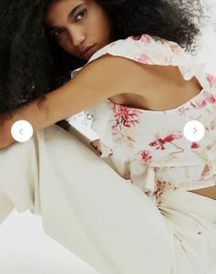 H&amp;M Cottan Linen Floral Ruffle Crop Top