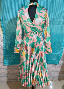 🎁Buy 2 Get 1 Free🎁Size XS Floral Showroom Dress
