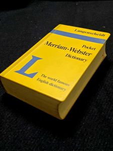 Pocket Merriam-Webster Dictionary By Langenscheidt
