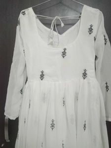 White Embroidered Kurta